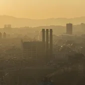 Barcelona evitaria 600 morts a l'any si reduís la contaminació Barcelona evitaria 600 morts a l'any si reduís la contaminació
