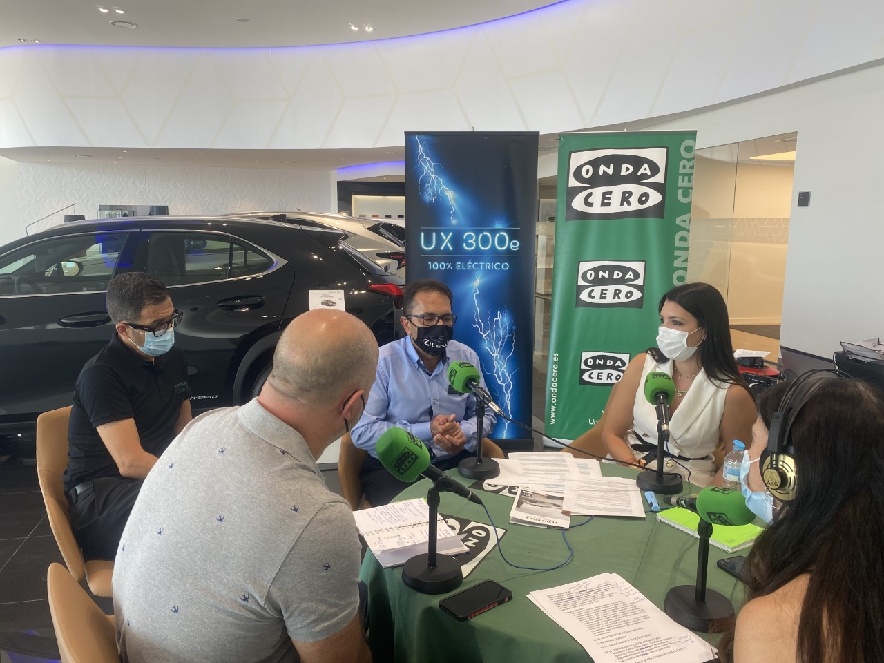 Lexus apuesta por el presente y el futuro con su tecnología híbrida pionera y su nuevo UX300e cien por cien eléctrico Lexus apuesta por el presente y el futuro con su tecnología híbrida pionera y su nuevo UX300e cien por cien eléctrico