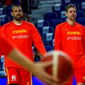Marc y Pau Gasol, en un entrenamiento con España. Marc y Pau Gasol, en un entrenamiento con España.