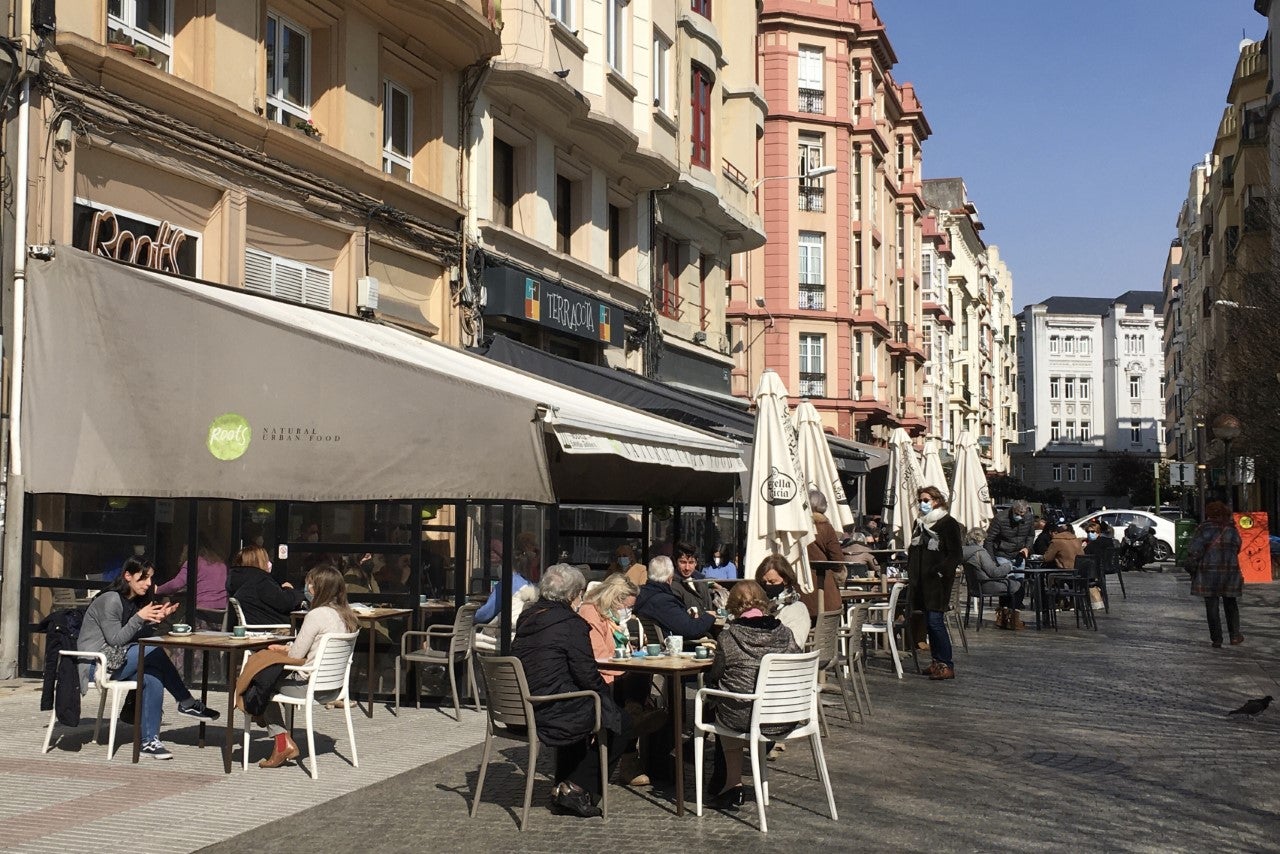 La hostelería de Oleiros tendrá que exigir pruebas negativas o certificado de vacunación para acceder al interior La hostelería de Oleiros tendrá que exigir pruebas negativas o certificado de vacunación para acceder al interior