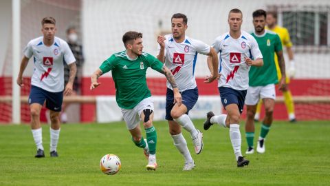 Viti Rozada, en el amistoso del Real Oviedo con el Rayo Majadahonda