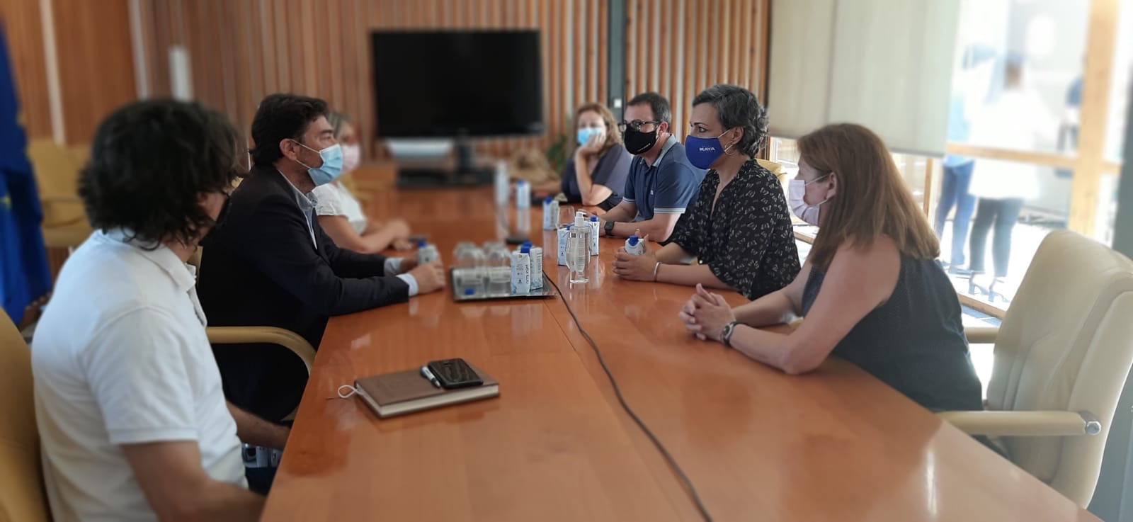El Ayuntamiento compromete todo su apoyo a la hostelería y el turismo tras el establecimiento del toque de queda El Ayuntamiento compromete todo su apoyo a la hostelería y el turismo tras el establecimiento del toque de queda