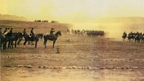 Jinetes del Regimiento Alcántara en Annual Jinetes del Regimiento Alcántara en Annual