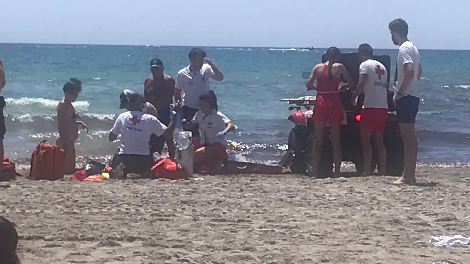 Muere una bañista en la playa de Varadero en Santa Pola Muere una bañista en la playa de Varadero en Santa Pola