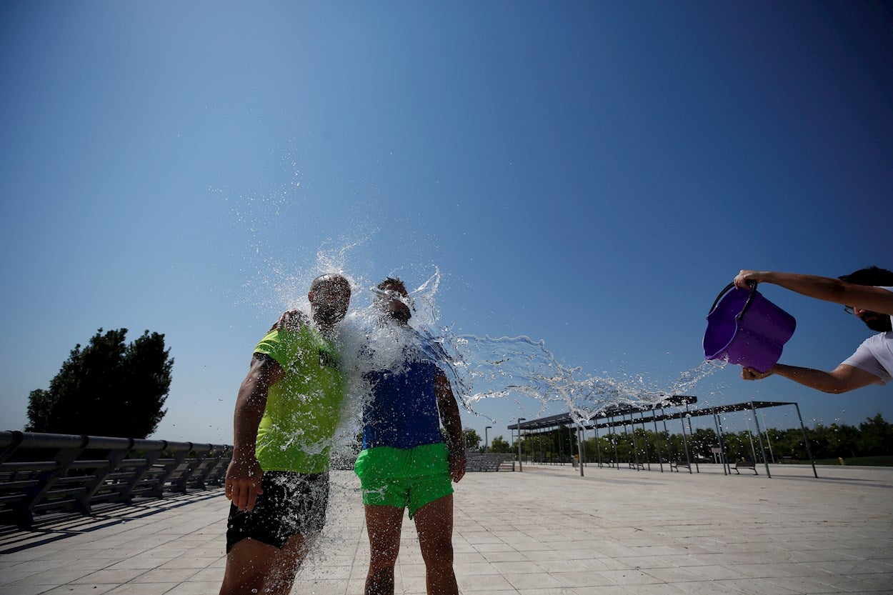 Nueva ola de calor en España: consejos y trucos para ahorrar en aire acondicionado Nueva ola de calor en España: consejos y trucos para ahorrar en aire acondicionado