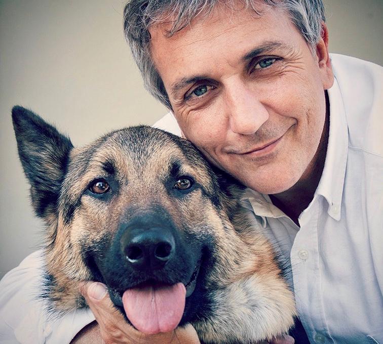 Raúl Mérida nos cuenta el origen de los primeros perros y cómo los descendientes de los lobos llegaron a ser el mejor amigo del hombre Raúl Mérida nos cuenta el origen de los primeros perros y cómo los descendientes de los lobos llegaron a ser el mejor amigo del hombre