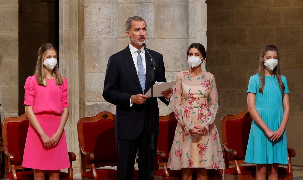 El rey apela a la unidad de España y la convivencia en su ofrenda al apóstol El rey apela a la unidad de España y la convivencia en su ofrenda al apóstol