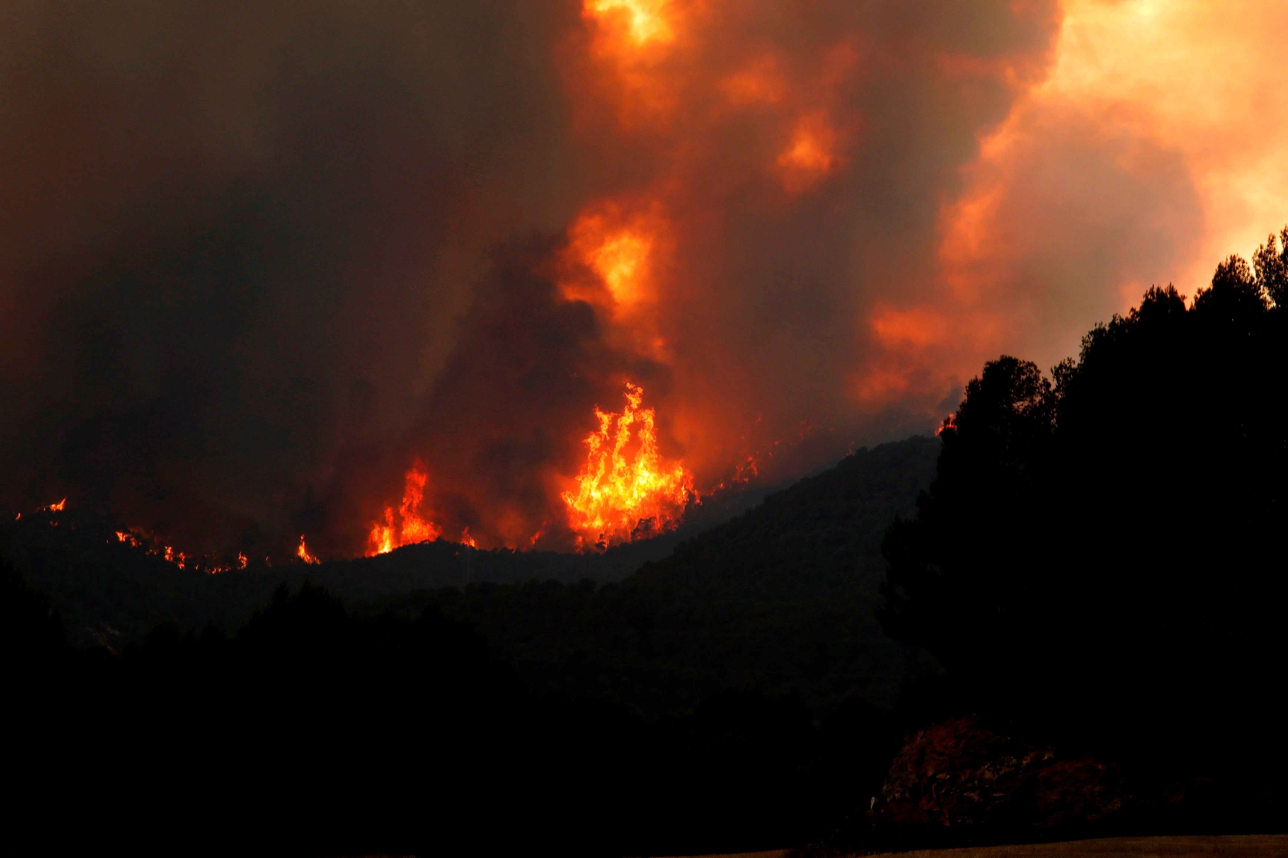 Los bomberos perimetran el 80% del incendio de Santa Coloma de Queralt, en Tarragona Los bomberos perimetran el 80% del incendio de Santa Coloma de Queralt, en Tarragona