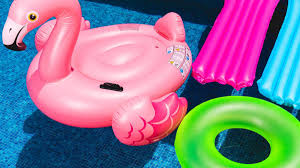 Cuidado con las colchonetas y las figuras hinchables en el mar: son divertidas y también un peligro para los niños Cuidado con las colchonetas y las figuras hinchables en el mar: son divertidas y también un peligro para los niños