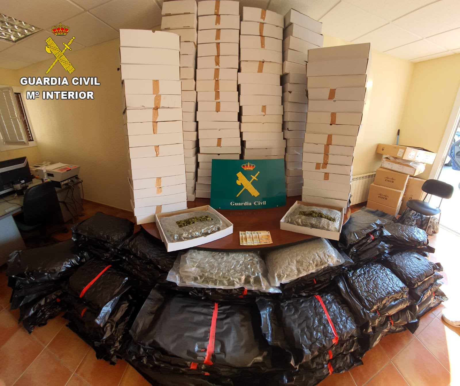 Intervenidos 230 kilos de cogollos del marihuena en Novés (Toledo) Intervenidos 230 kilos de cogollos del marihuena en Novés (Toledo)