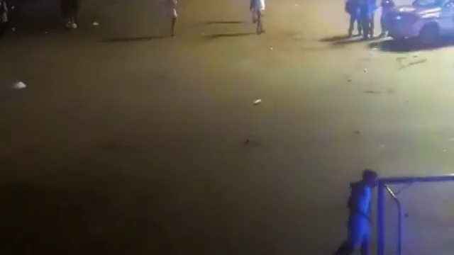 Alerta e indignación por las agresiones a policías en los botellones Alerta e indignación por las agresiones a policías en los botellones