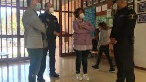 Policia tutor en un centro educativo