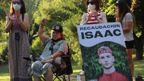 Asociación del Síndrome de Asperger de Extremadura se concentra en Badajoz en rechazo a los "últimos ataques" Concentración