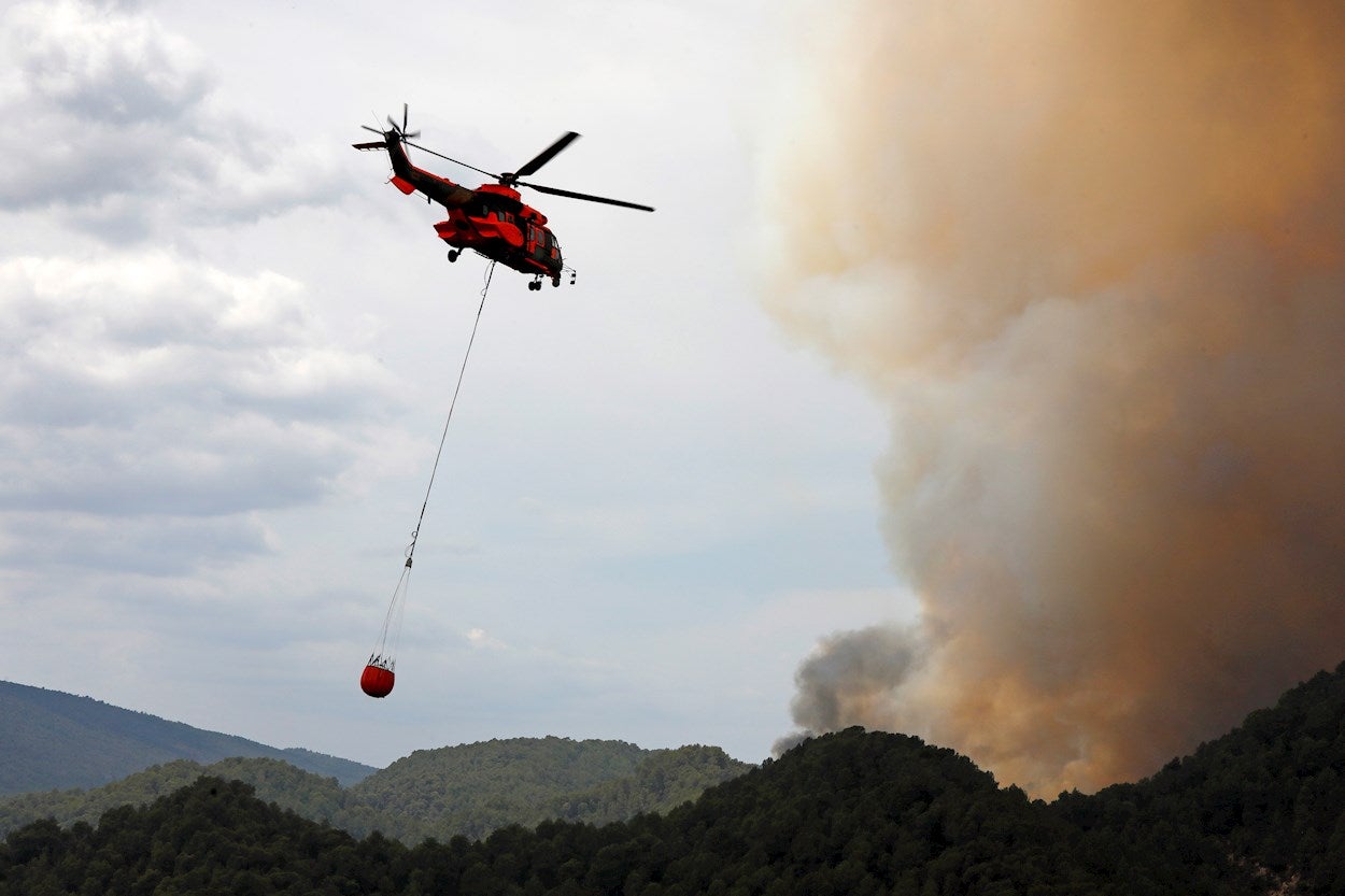 Alcalde de Santa Coloma de Queralt: "Se está investigando si el fuego empezó por una colilla o la chispa de algún coche" Alcalde de Santa Coloma de Queralt: "Se está investigando si el fuego empezó por una colilla o la chispa de algún coche"