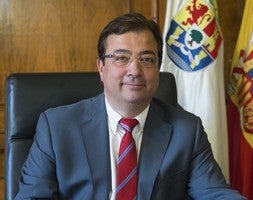 Vara presenta más de 3.000 avales para su precandidatura Vara presenta más de 3.000 avales para su precandidatura