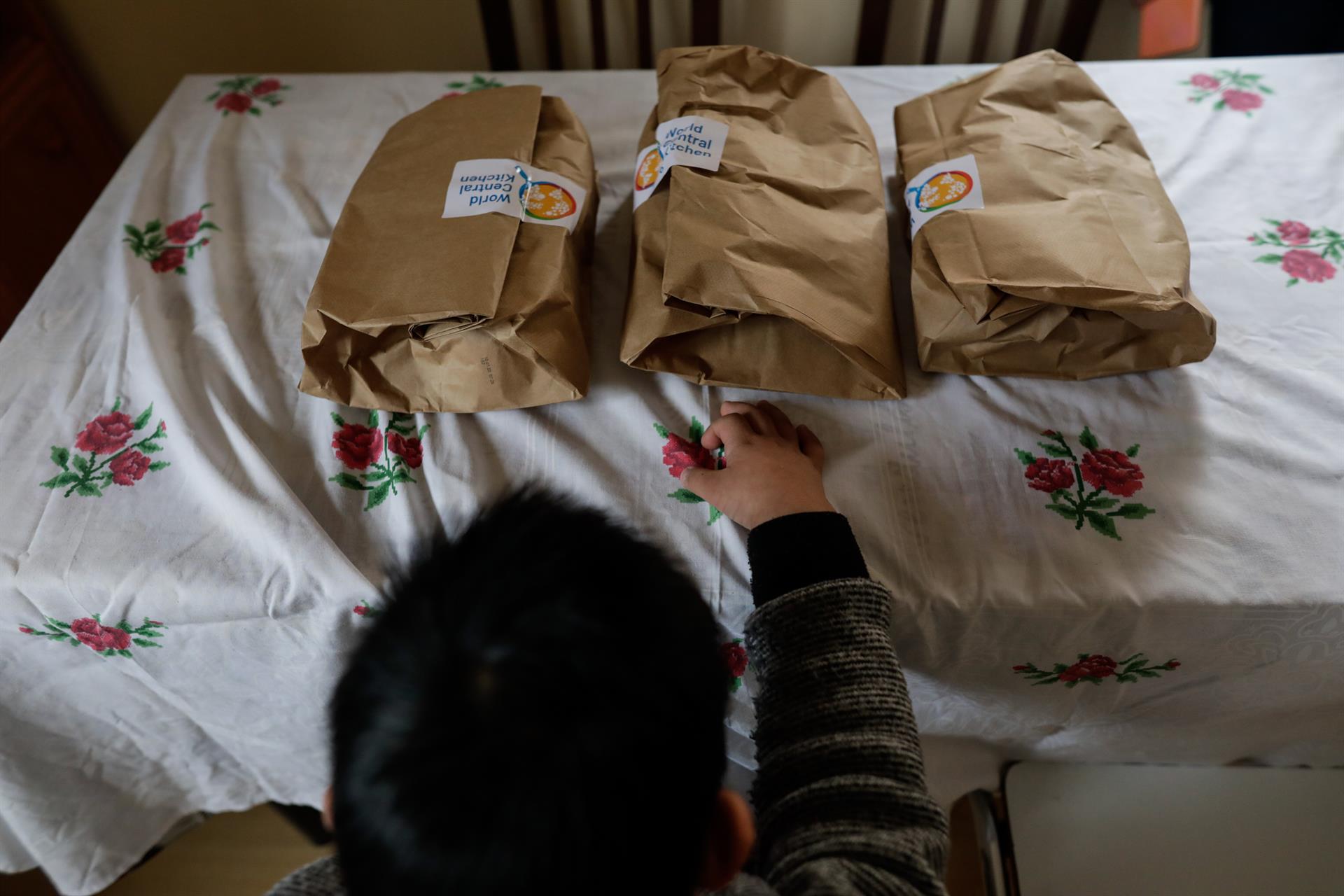 60.000 niños y adolescentes en riesgo de pobreza residen en València y su área metropolitana 60.000 niños y adolescentes en riesgo de pobreza residen en València y su área metropolitana