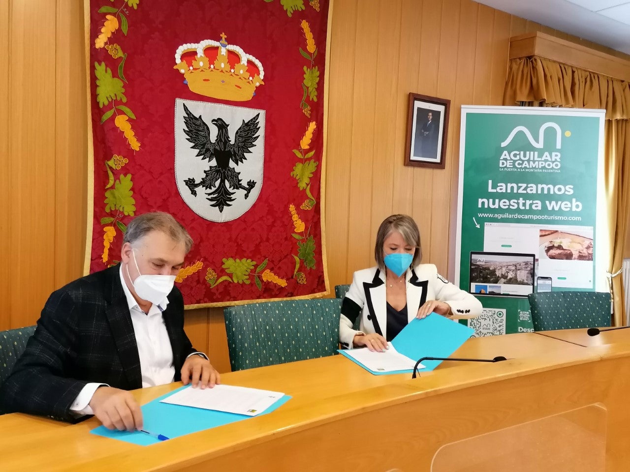 El Ayuntamiento de Aguilar y Galletas Gullón se unen para conservar el polígono industrial de “Laguna Salada" El Ayuntamiento de Aguilar y Galletas Gullón se unen para conservar el polígono industrial de “Laguna Salada"