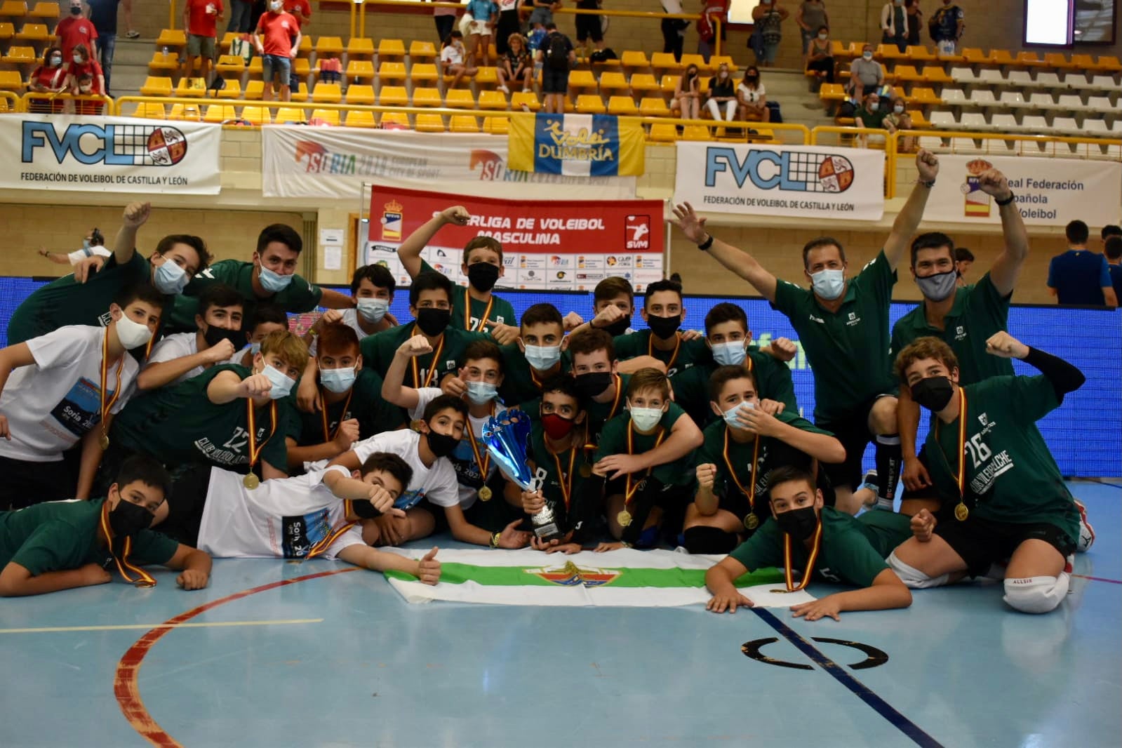 El CD Salesianos Elche nace para gestionar a todos sus equipos de voleibol y balonmano El CD Salesianos Elche nace para gestionar a todos sus equipos de voleibol y balonmano