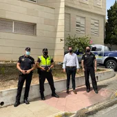 La Policía Local intensifica los controles de vertidos de podas en Orihuela Costa e incorpora un dron La Policía Local intensifica los controles de vertidos de podas en Orihuela Costa e incorpora un dron