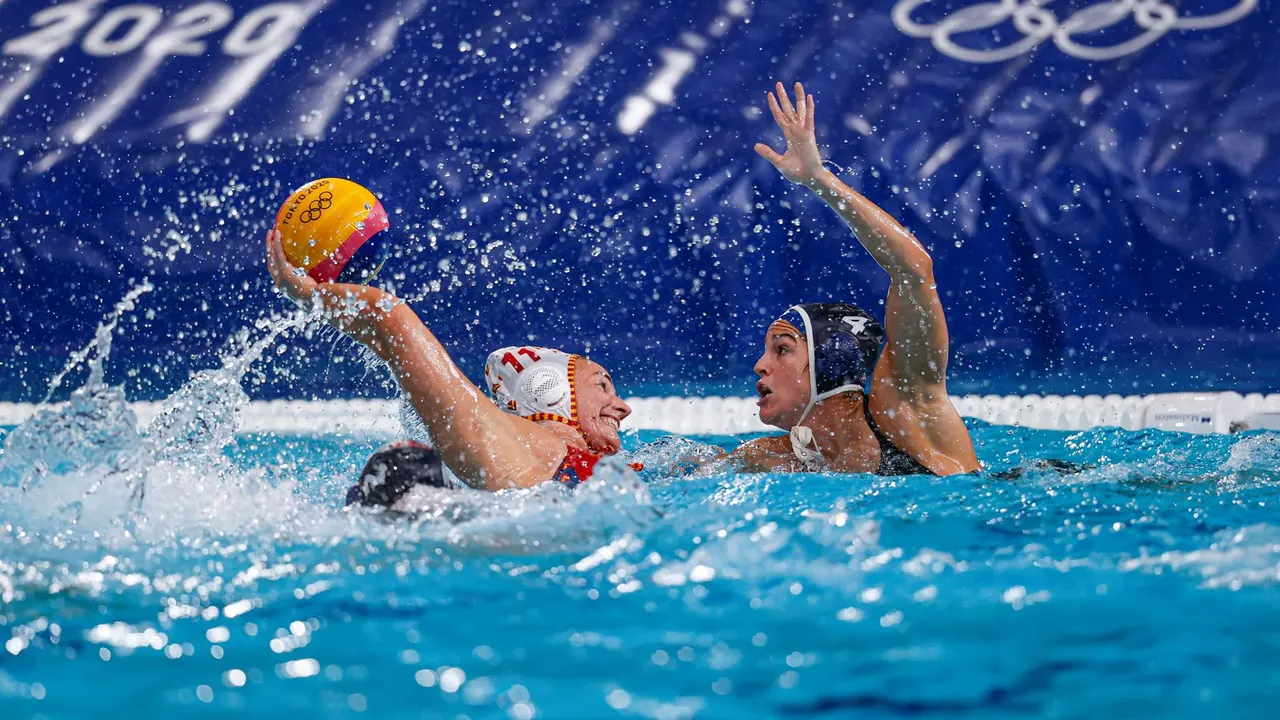 España logra la plata en waterpolo femenino ante un EEUU intratable