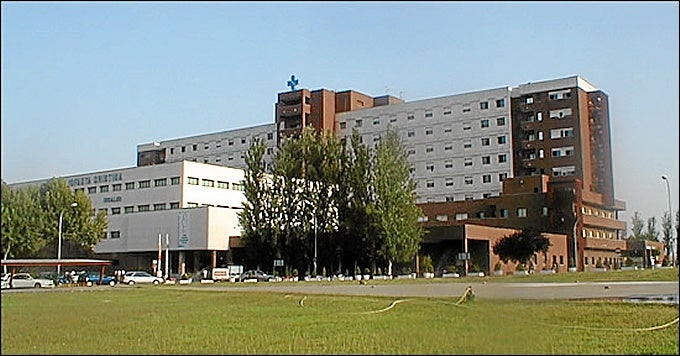 El SES abre una segunda UCI en el Hospital Universitario de Badajoz ante el incremento de ingresos por casos de coronavirus El SES abre una segunda UCI en el Hospital Universitario de Badajoz ante el incremento de ingresos por casos de coronavirus
