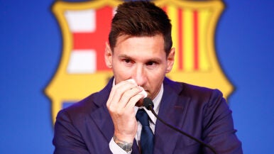 Michu explica por qué Messi no podía quedarse en el Barça sin cobrar 