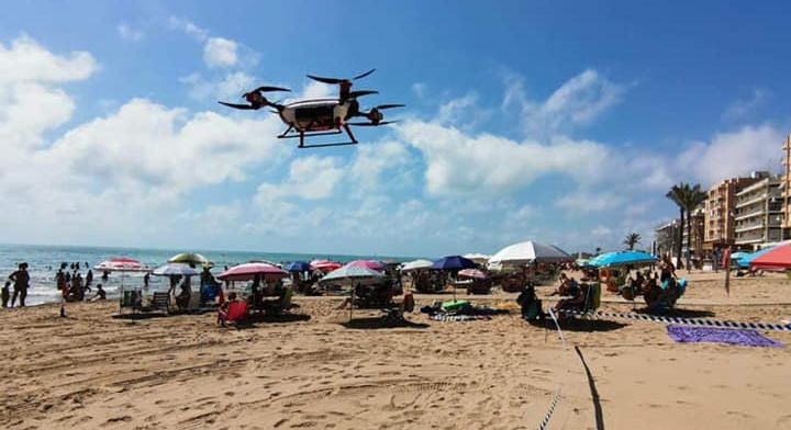 Presentación por el Secretario autonómico de Seguridad y Emergencias, los drones para las playas de Guardamar Presentación por el Secretario autonómico de Seguridad y Emergencias, los drones para las playas de Guardamar