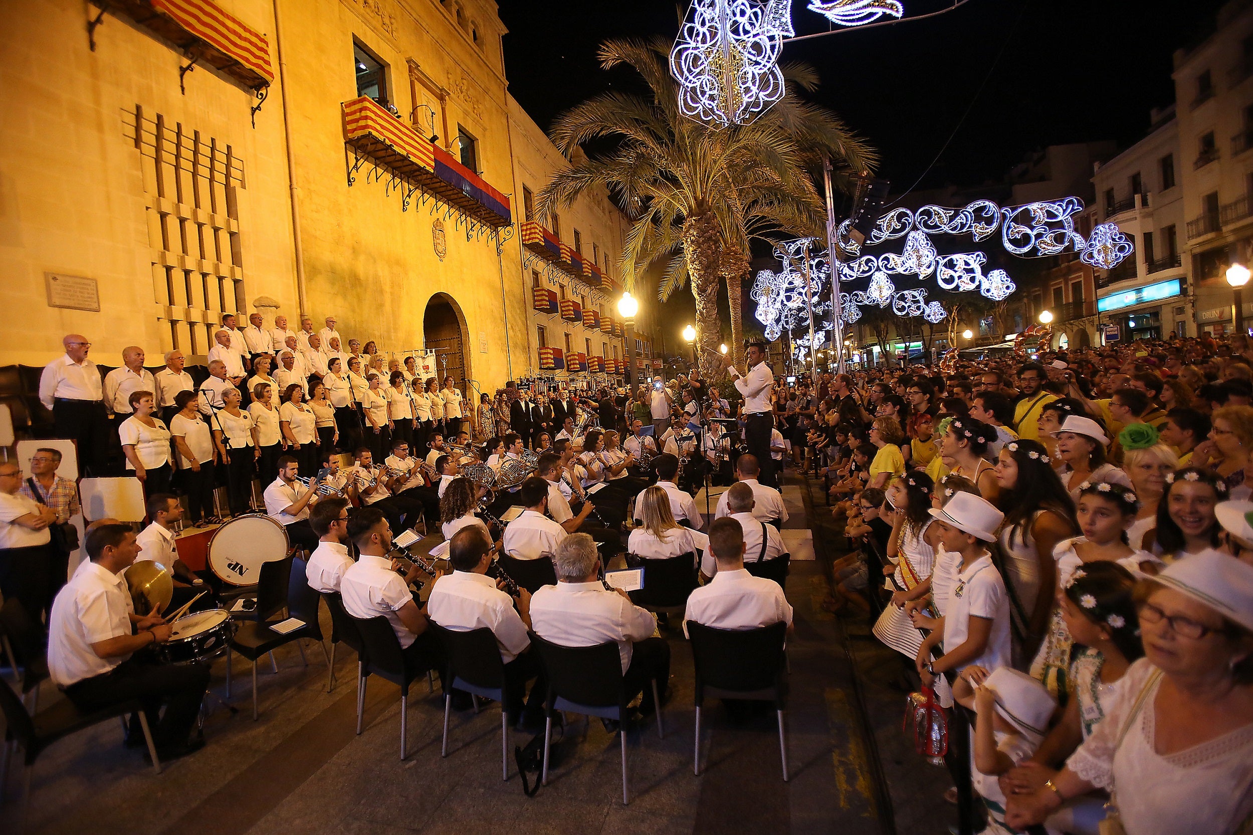 Moros y Cristianos y Pobladores confían en 2022 para volver a celebrar todos sus actos festeros Moros y Cristianos y Pobladores confían en 2022 para volver a celebrar todos sus actos festeros