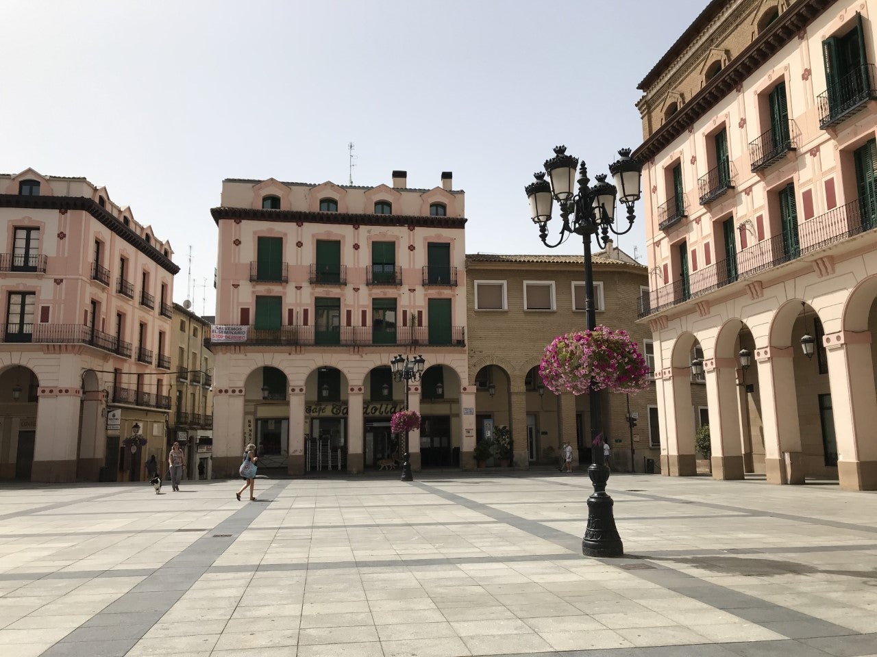 Sin fiesta del comercio, sin danzantes y sin reparto de bocatas de jamón Sin fiesta del comercio, sin danzantes y sin reparto de bocatas de jamón