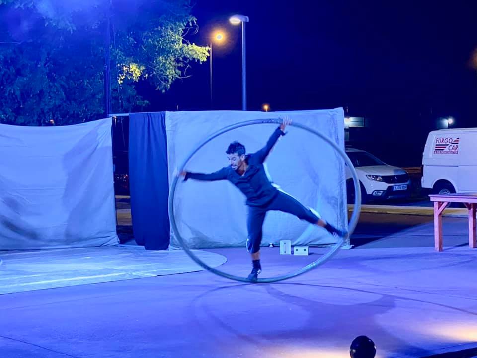 La Finestra Nou Circ llevó el espectáculo del circo al barrio de la Pradera La Finestra Nou Circ llevó el espectáculo del circo al barrio de la Pradera