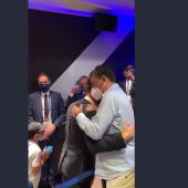 El emocionante abrazo de Leo Messi y Alfredo Martínez en París
