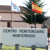 Siete presos de la cárcel de Lugo se graban consumiendo droga y con objetos prohibidos Siete presos de la cárcel de Lugo se graban consumiendo droga y con objetos prohibidos