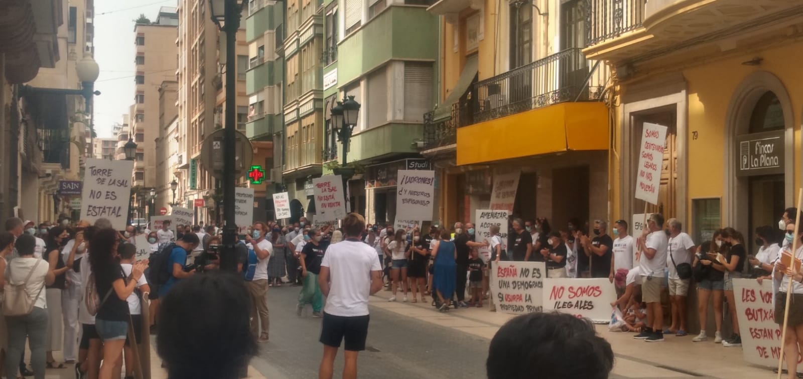 SOS de los vecinos de Torre la Sal por las calles de Castelló SOS de los vecinos de Torre la Sal por las calles de Castelló