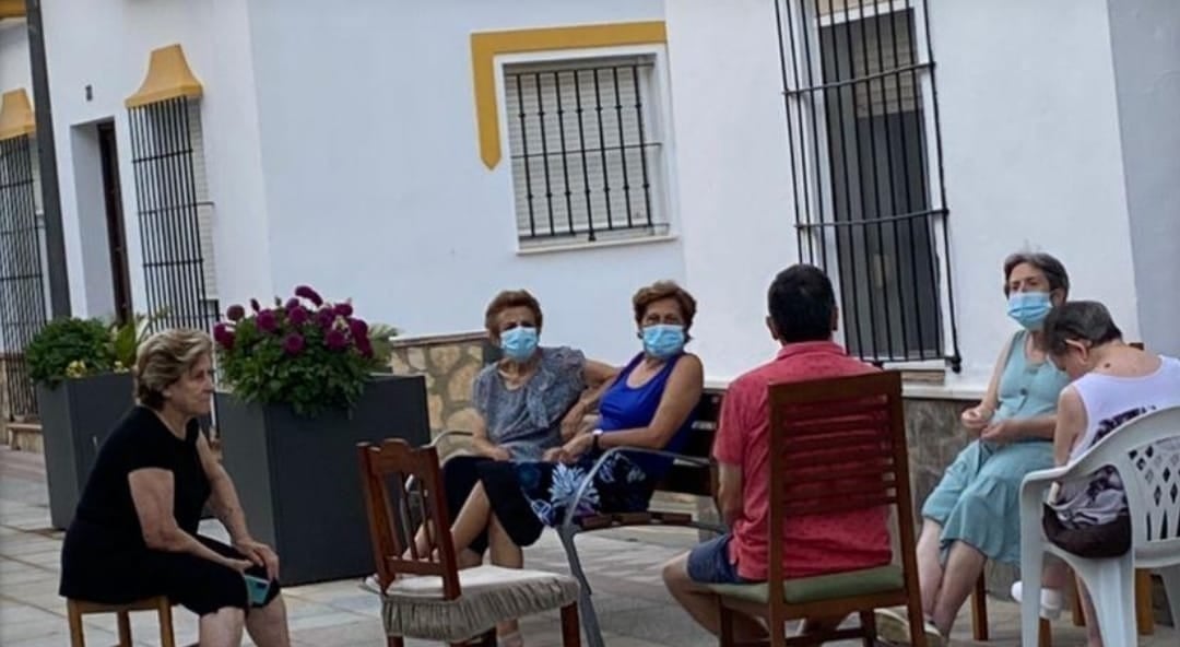 Algar quiere que las charlas al fresco sean Patrimonio de la Humanidad Algar quiere que las charlas al fresco sean Patrimonio de la Humanidad