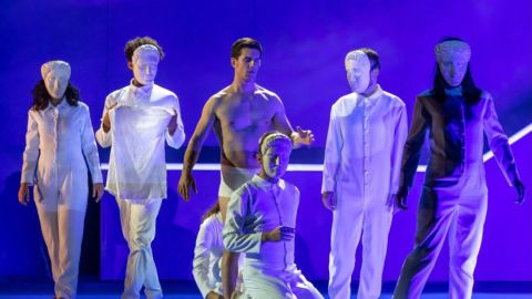 "Edipo a trav&eacute;s de las llamas": Una versi&oacute;n on&iacute;rica del mito griego se estrena en el Festival de Teatro Cl&aacute;sico de M&eacute;rida