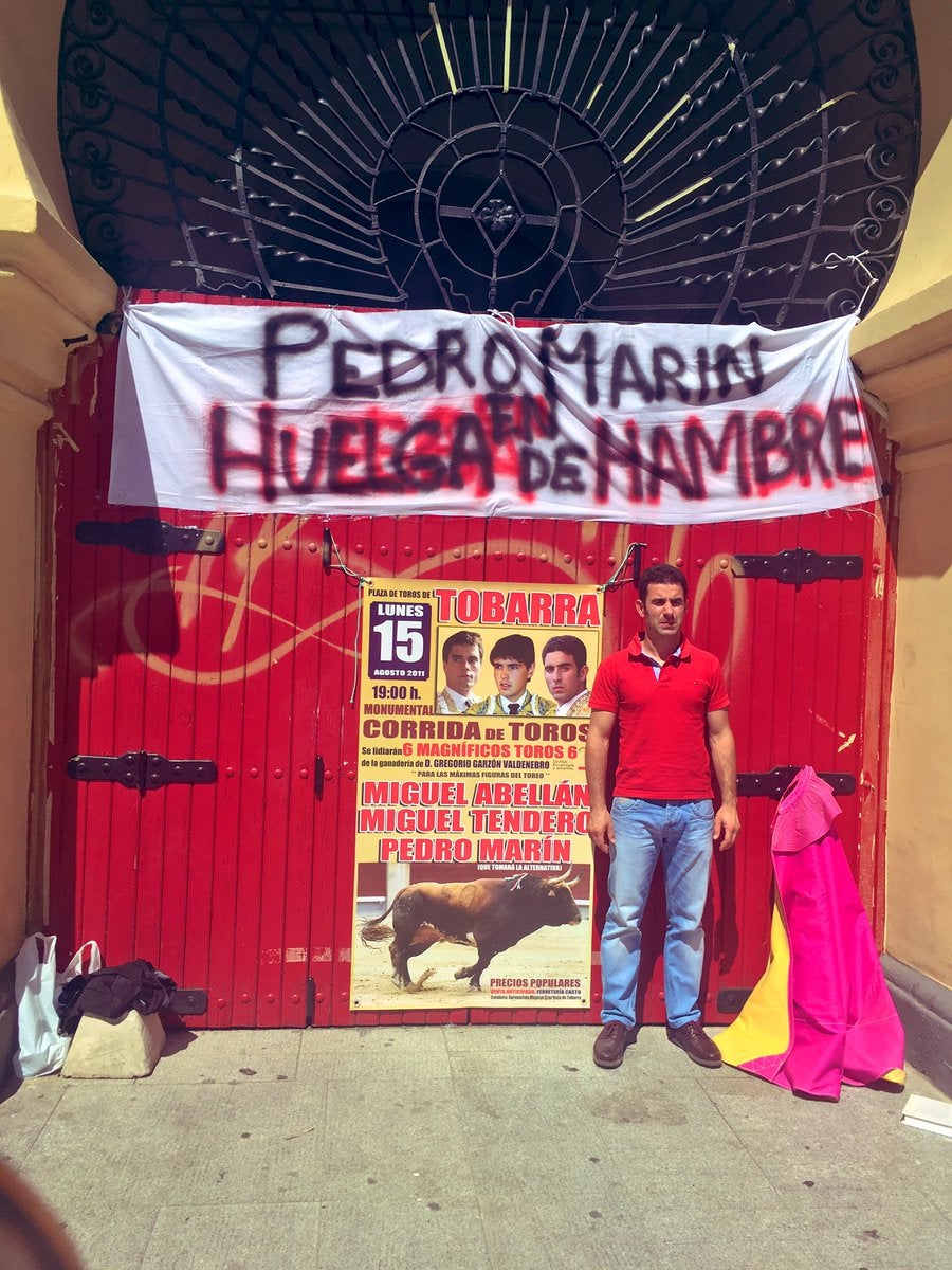 Estocada de Pedro Marín y silencio de Vicente Casañ Estocada de Pedro Marín y silencio de Vicente Casañ