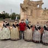 Fernando Jaén con las Reinas de las Fiestas de Elche