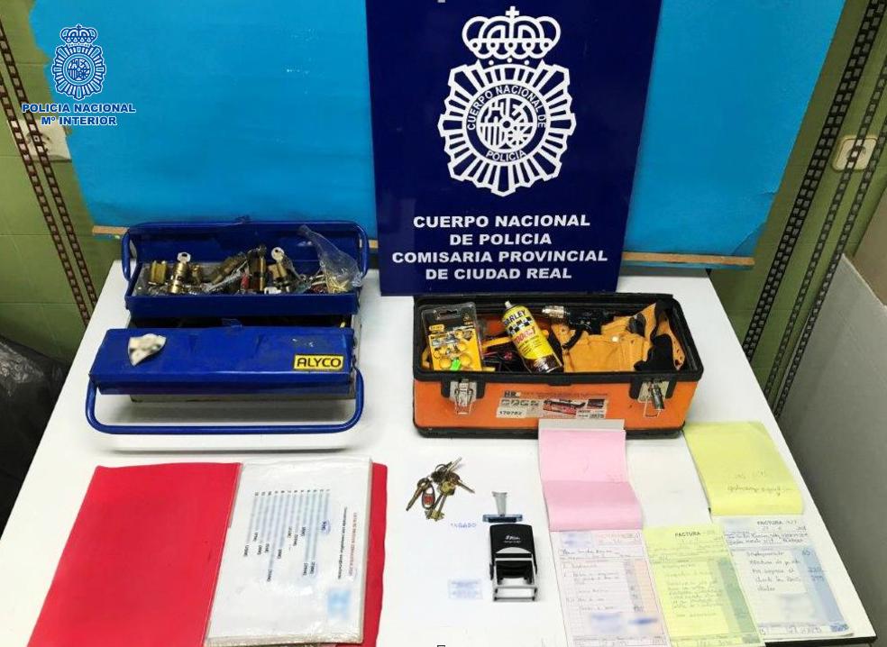 Detienen en Puertollano a un supuesto cerrajero por estafa y fraude en la prestación de servicios Detienen en Puertollano a un supuesto cerrajero por estafa y fraude en la prestación de servicios