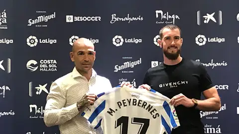 Manolo Gaspar y Mathieu Peybernes posan en la rueda de prensa Manolo Gaspar y Mathieu Peybernes posan en la rueda de prensa