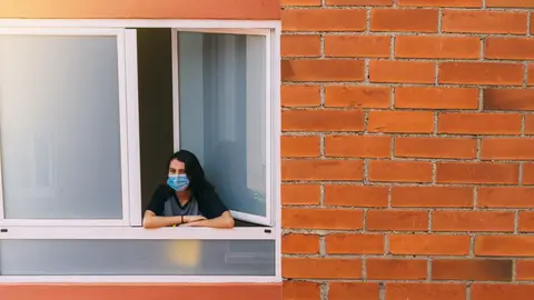 Un nuevo modelo predice la eficacia de los confinamientos para frenar epidemias como la covid19 Un nuevo modelo predice la eficacia de los confinamientos para frenar epidemias como la covid19