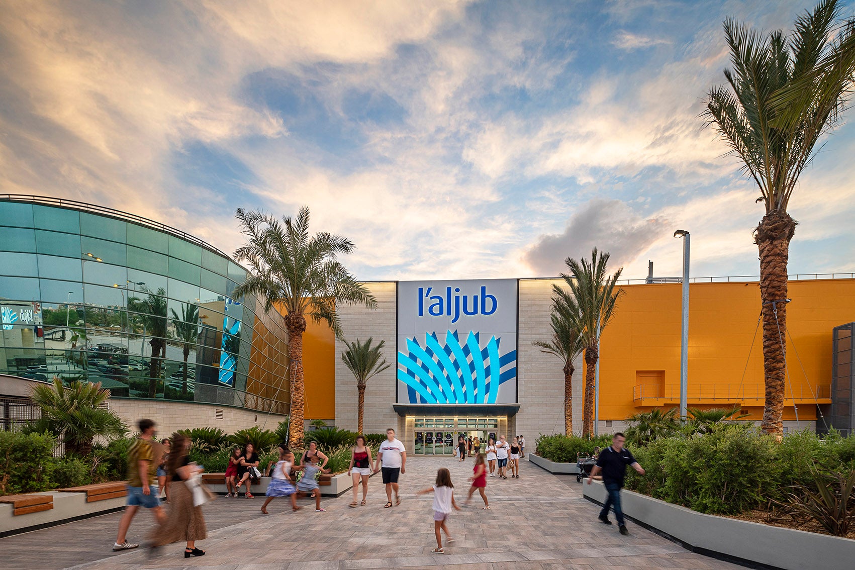 El 'Oasis Market Fest' estará en el Centro Comercial L'Aljub hasta el 11 de septiembre El 'Oasis Market Fest' estará en el Centro Comercial L'Aljub hasta el 11 de septiembre