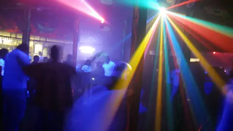 Gente bailando Gente bailando