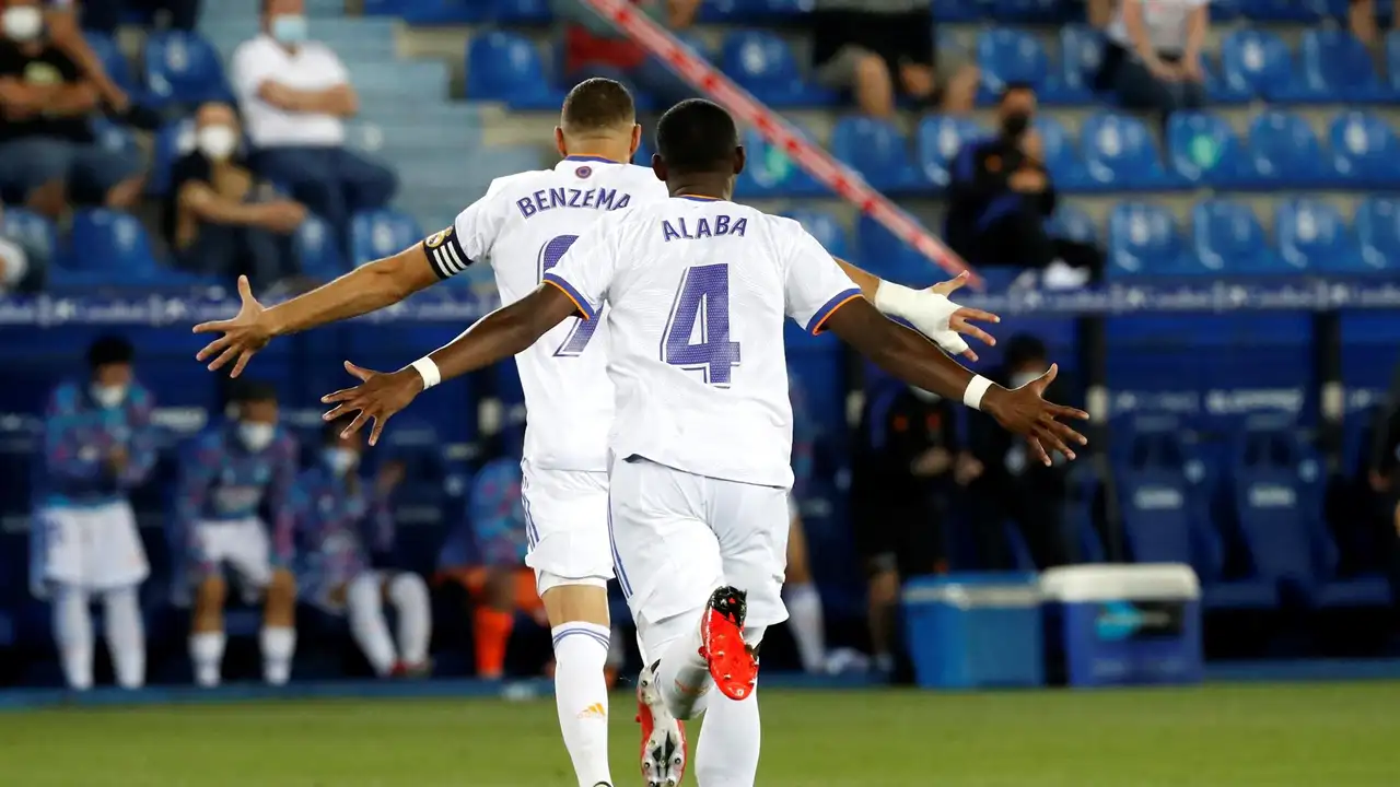 El Real Madrid golea al Alavés en su estreno liguero El Real Madrid golea al Alavés en su estreno liguero