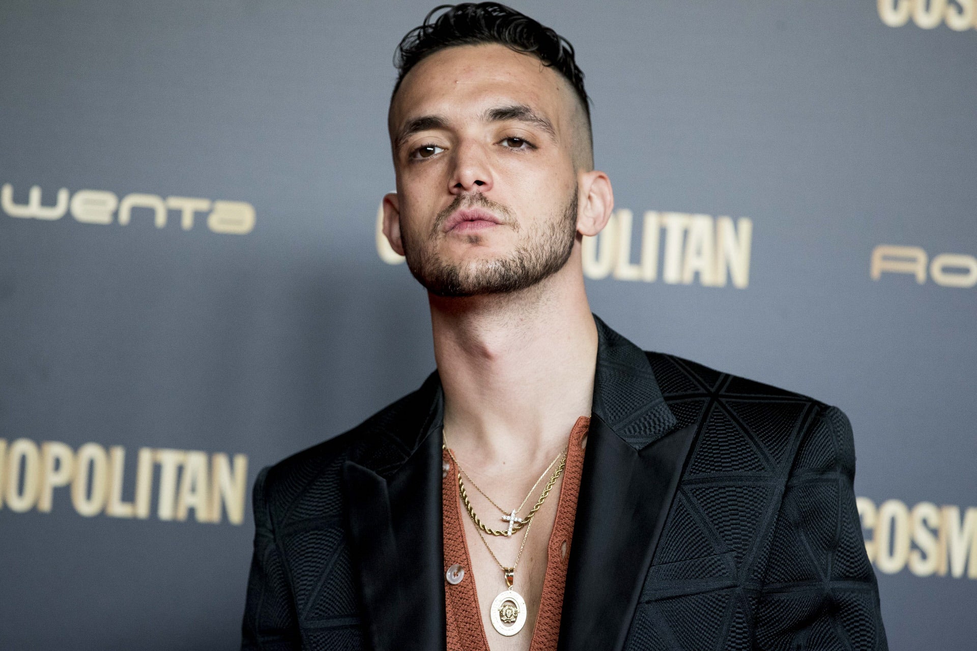 Las redes acusan de machista a C.Tangana por su última foto y le comparan con Jesús Gil Las redes acusan de machista a C.Tangana por su última foto y le comparan con Jesús Gil