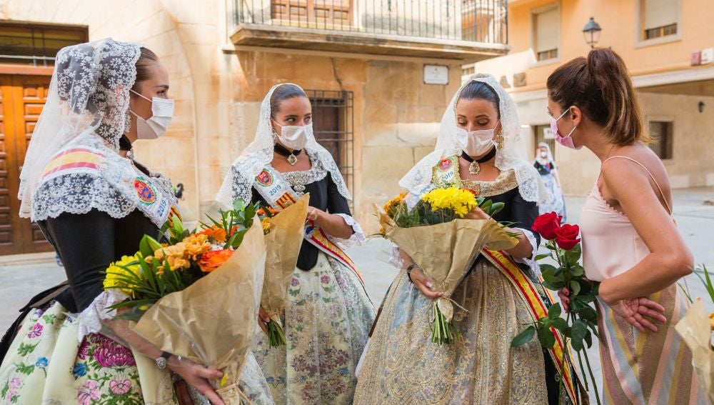 Ofrenda floral en Elche a la Virgen de la Asunción en 2021.