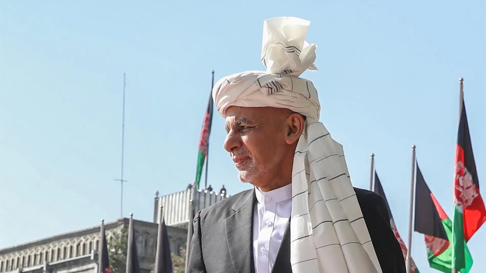 Ashraf Ghani abandona Afganistán 