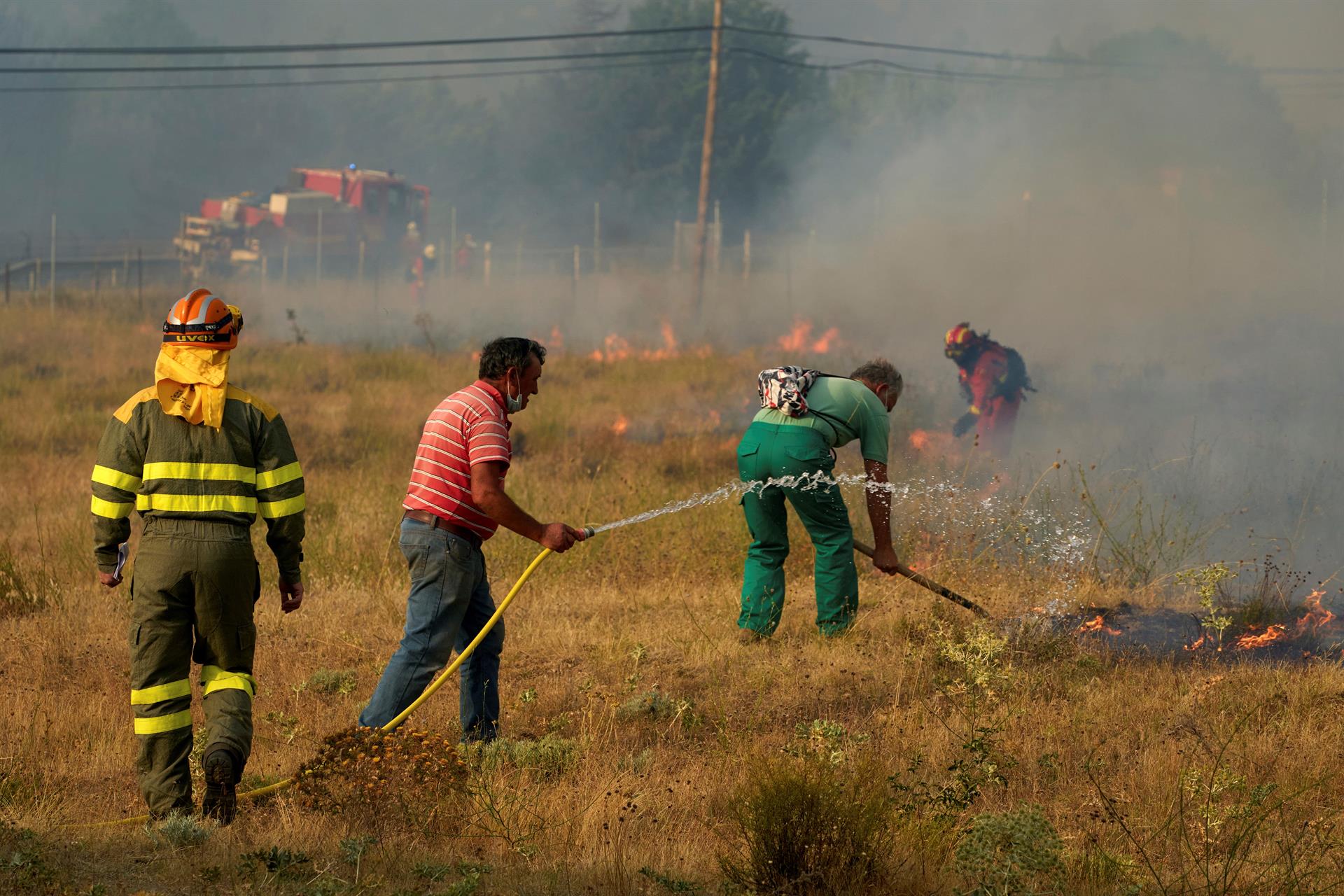 El incendio de Ávila genera una oleada de solidaridad y ayuda ciudadana El incendio de Ávila genera una oleada de solidaridad y ayuda ciudadana