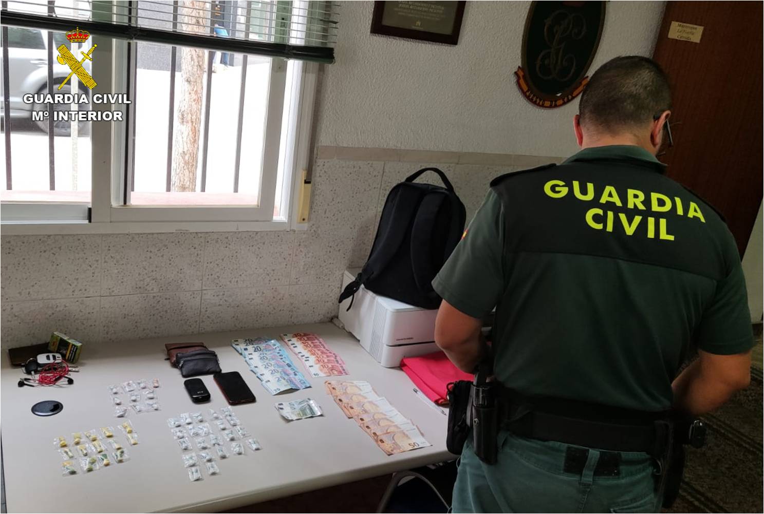 La Guardia Civil realiza tres servicios contra el tráfico de drogas La Guardia Civil realiza tres servicios contra el tráfico de drogas