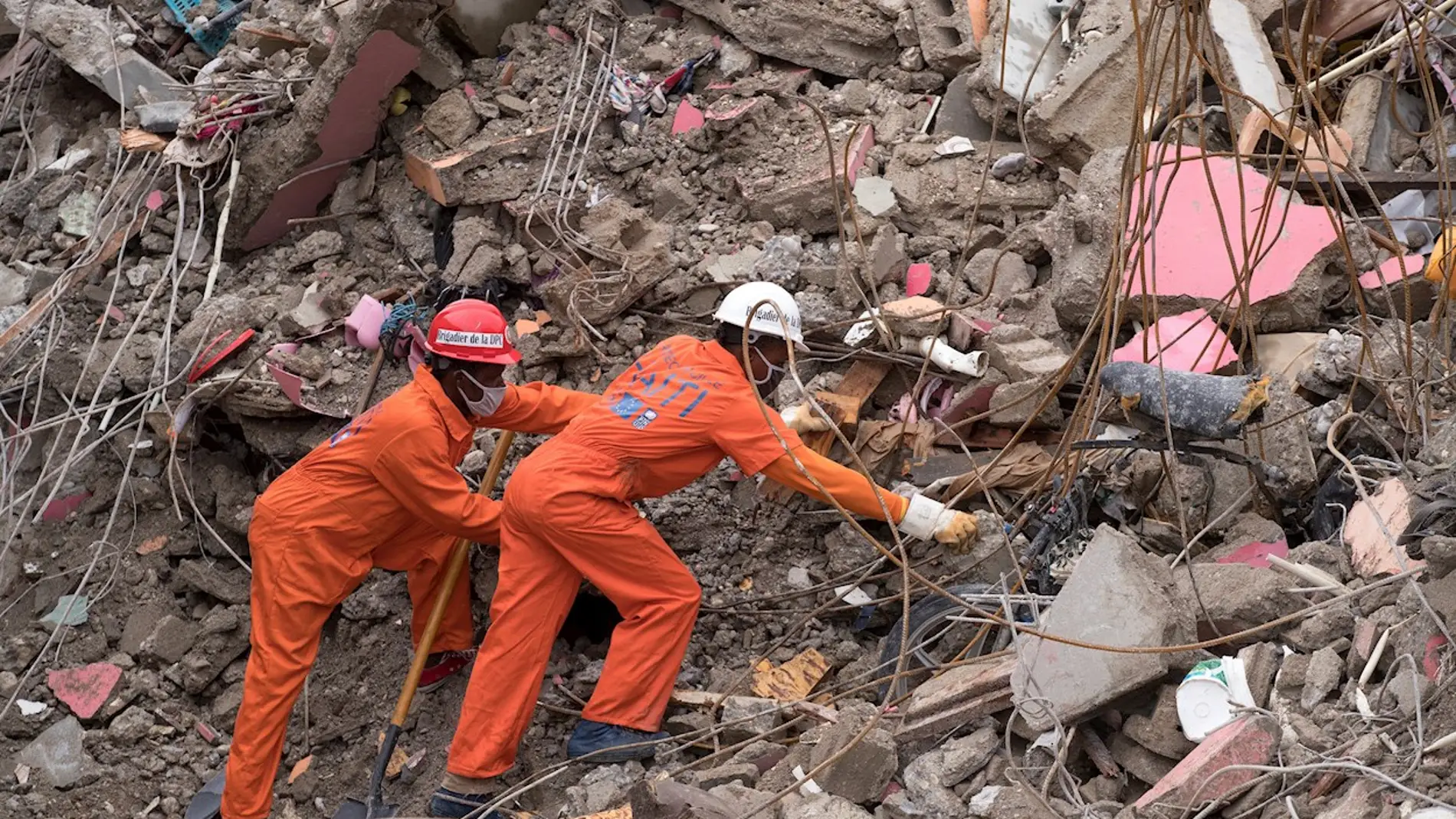 Sube a 1.941 el número de muertos por el terremoto de Haití
