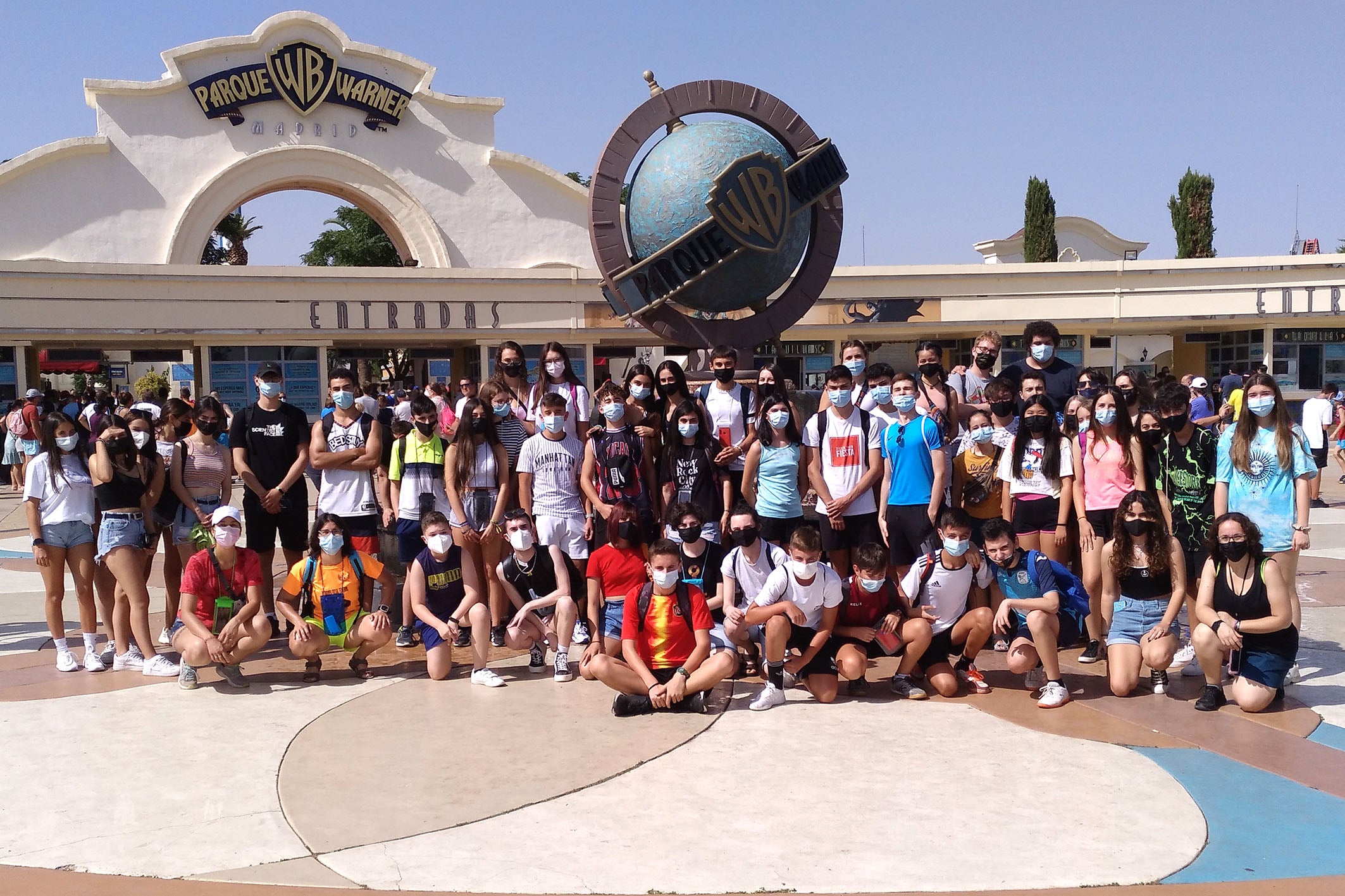 52 jóvenes argamasilleros viajan a la Warner de Madrid 52 jóvenes argamasilleros viajan a la Warner de Madrid